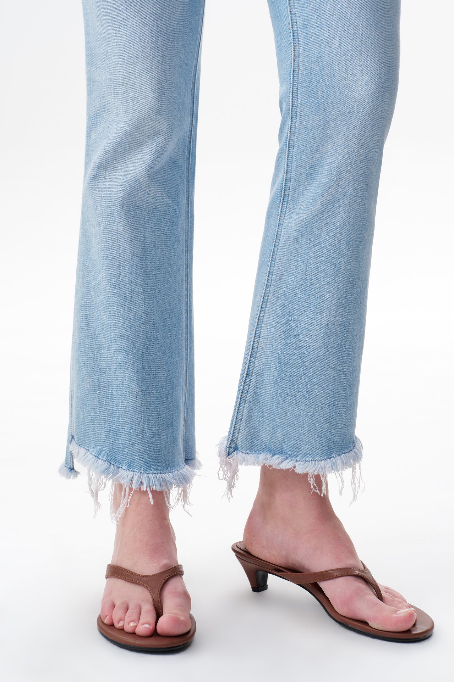 Mid Rise Raw Frayed Hem Ankle Bootcut Jeans OSF1142