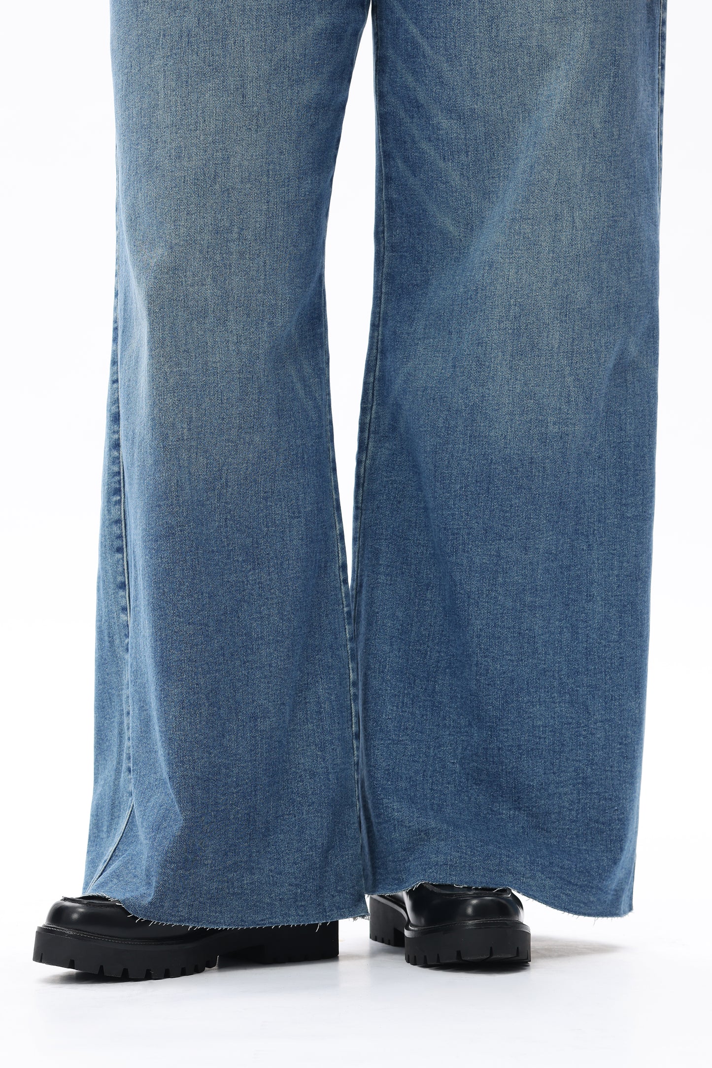 MID RISE WIDE LEG JEANS RAW HEM VINTAGE DENIM OSW8019-P
