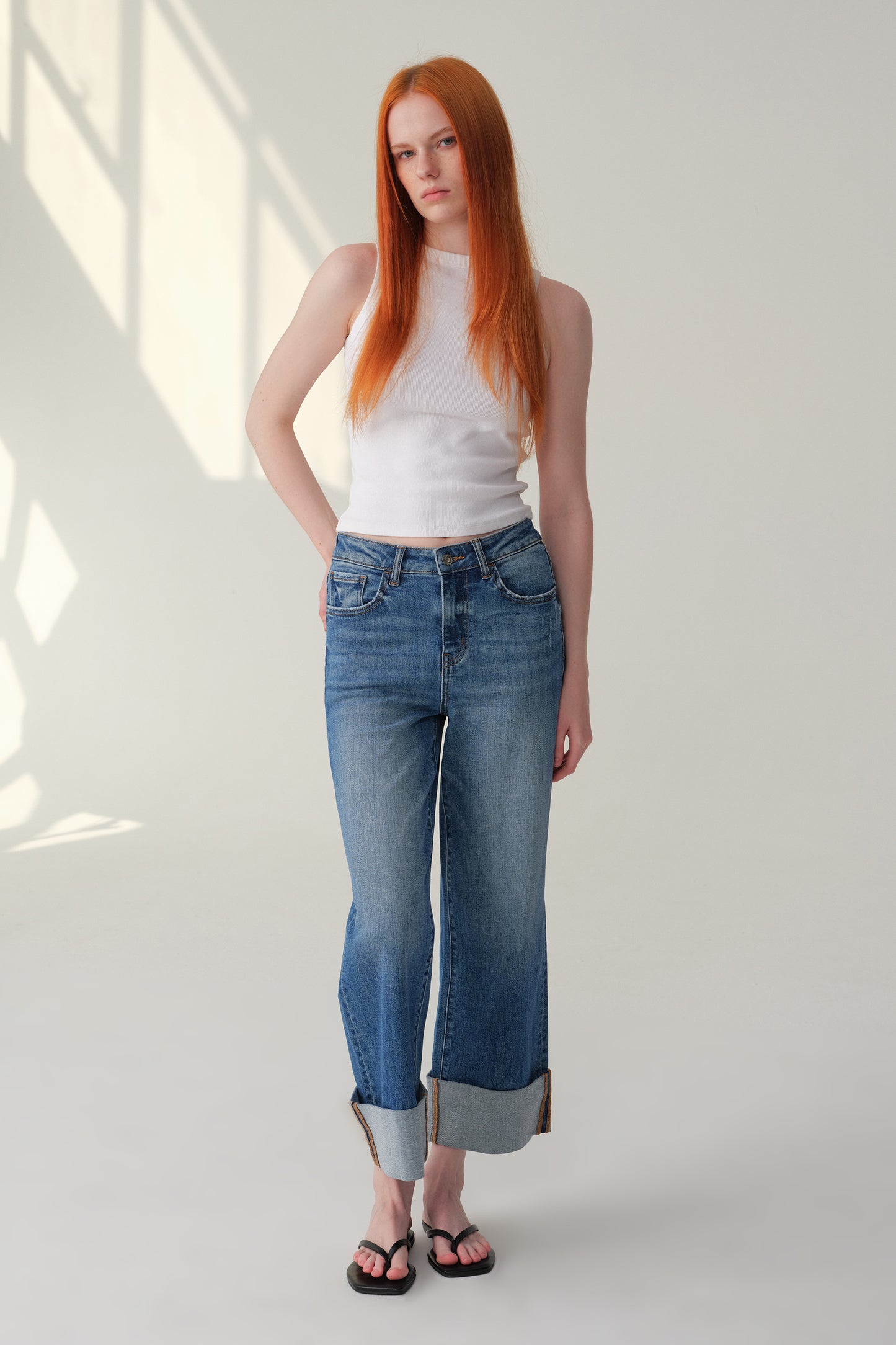 Mid High Rise Cuffed Wide Leg Cropped Jeans ESFW630820