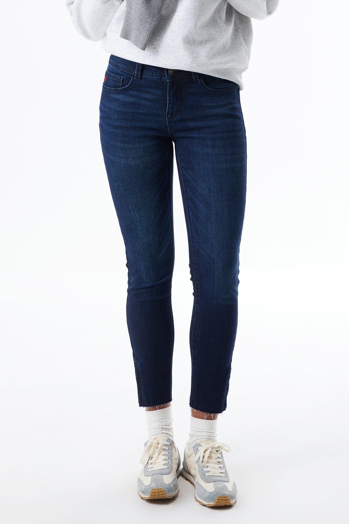 The Luna Low Rise Skinny Cropped Jeans ESFS640203