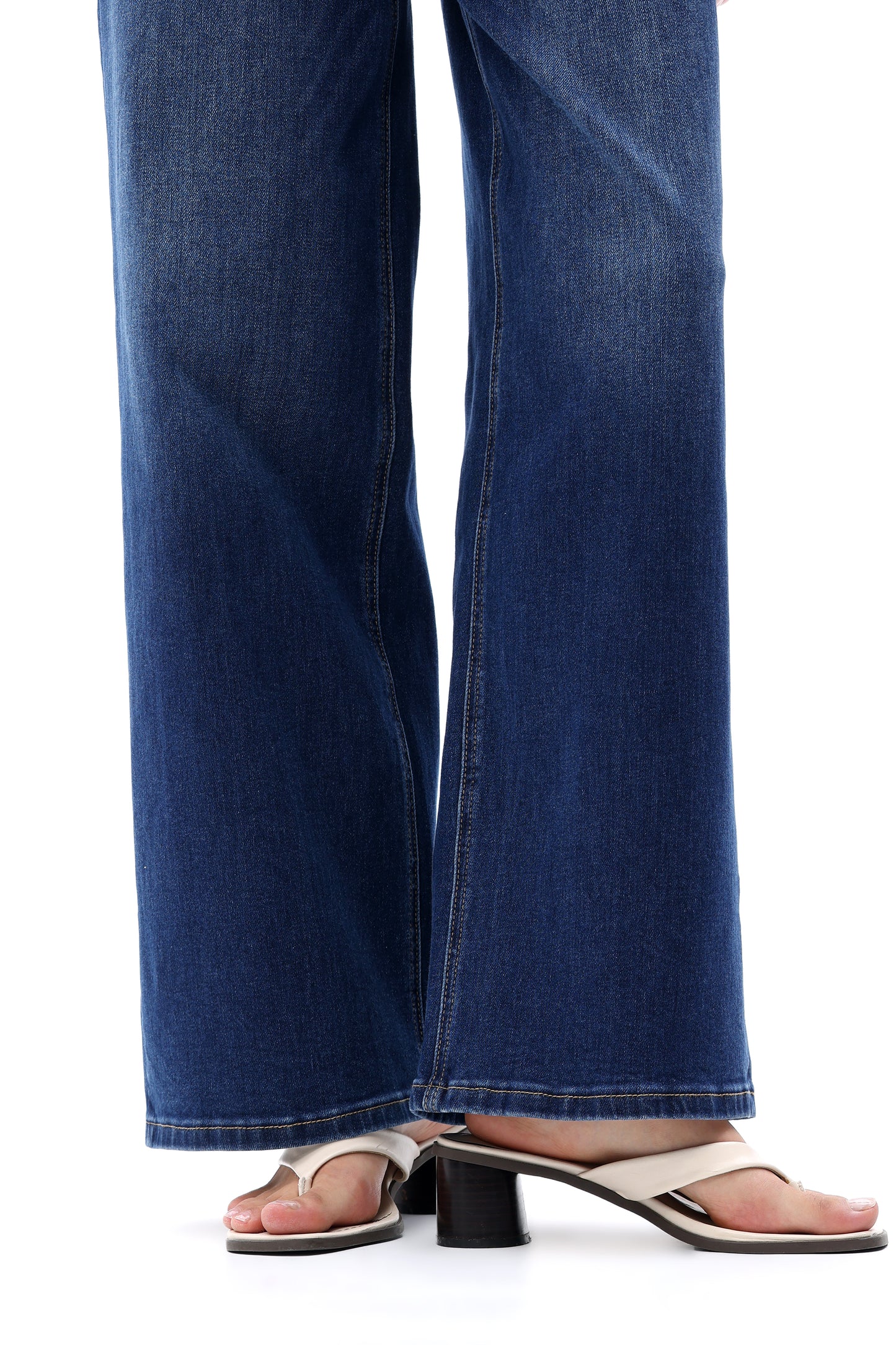 BBL Mid Rise Wide Leg Relaxed Jeans BG8001