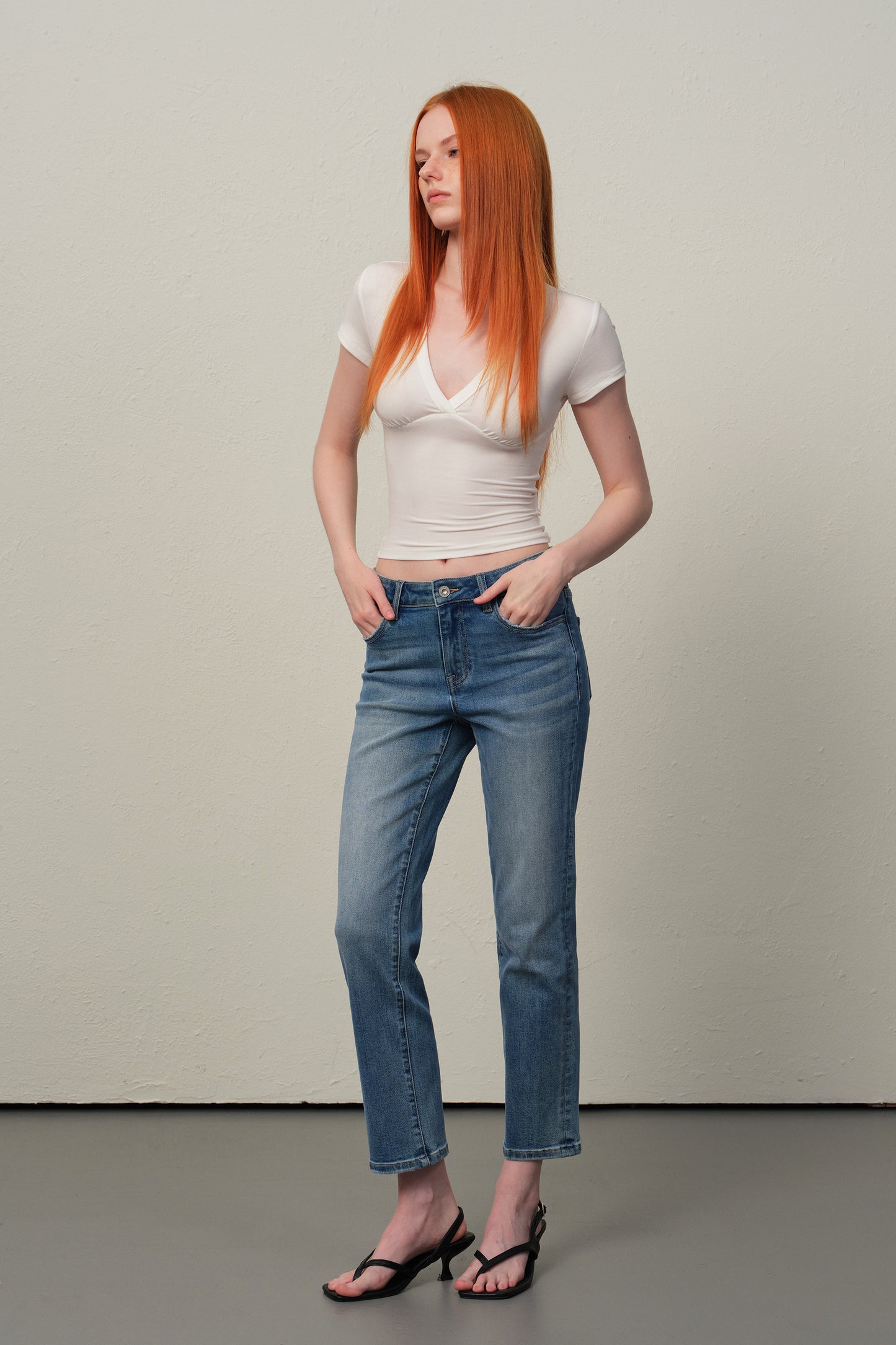 Mid Rise Straight Ankle Jeans ESFT630512