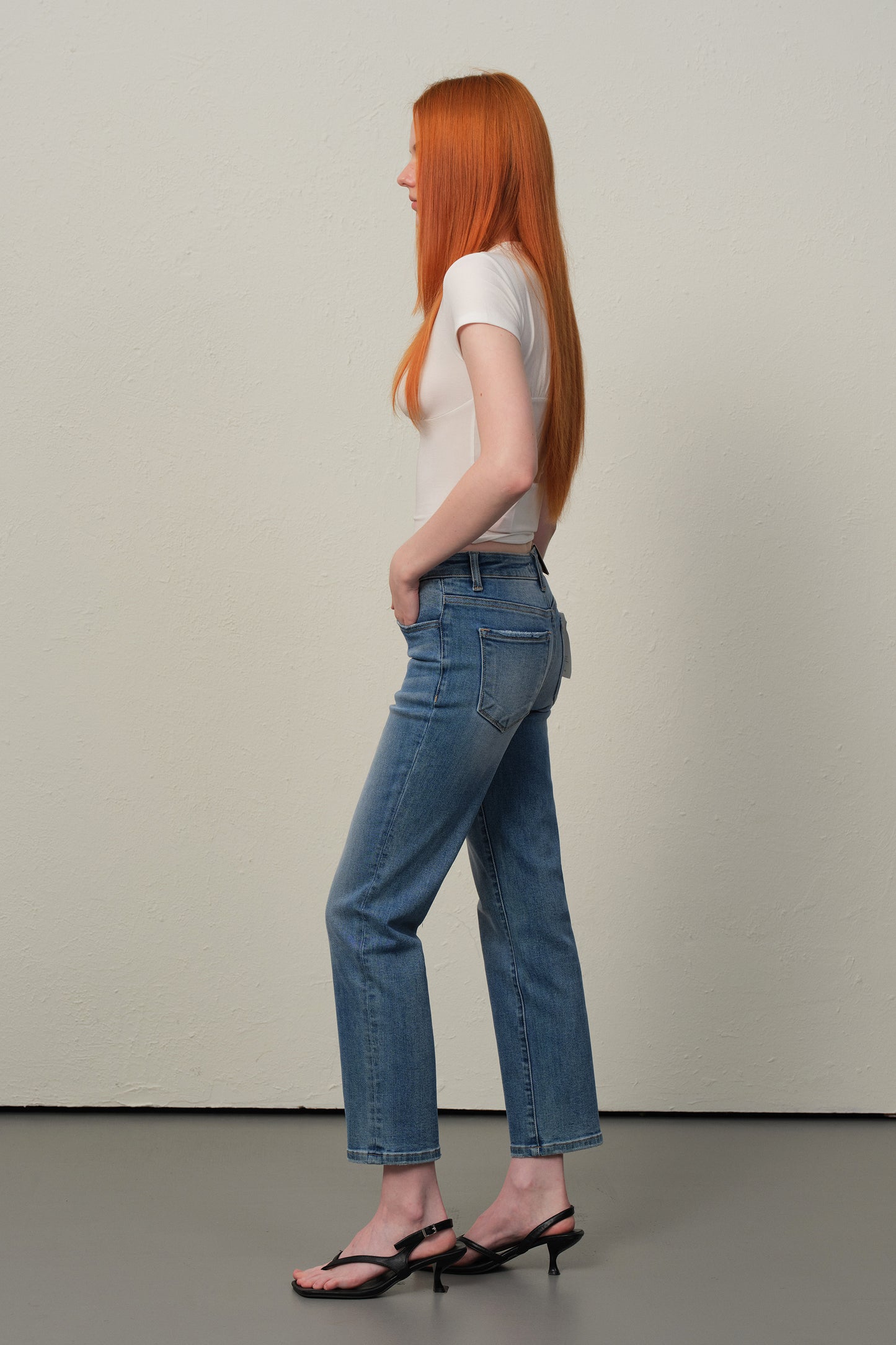 Mid Rise Straight Ankle Jeans ESFT630512