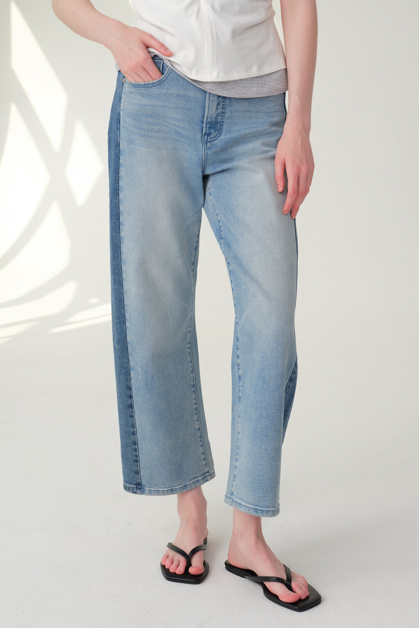 SUPER HIGH RISE PIECED BARREL CROPPED JEANS ESFO620X02
