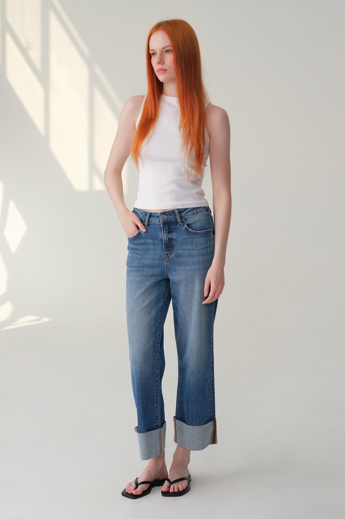 Mid High Rise Cuffed Wide Leg Cropped Jeans ESFW630820