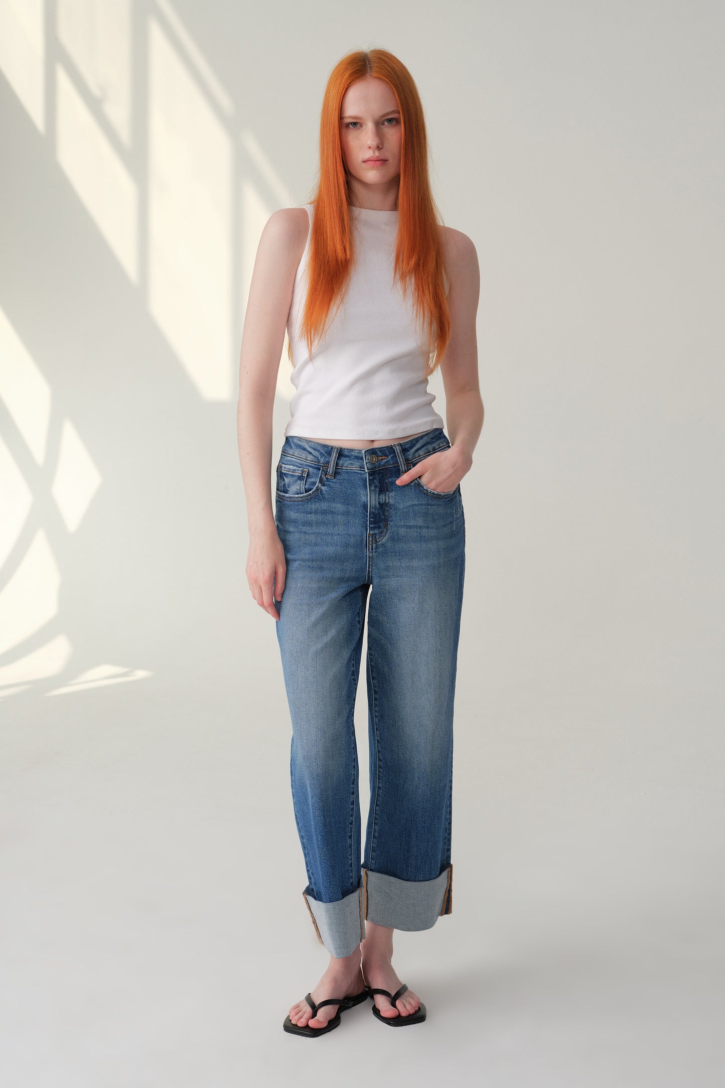 Mid High Rise Cuffed Wide Leg Cropped Jeans ESFW630820