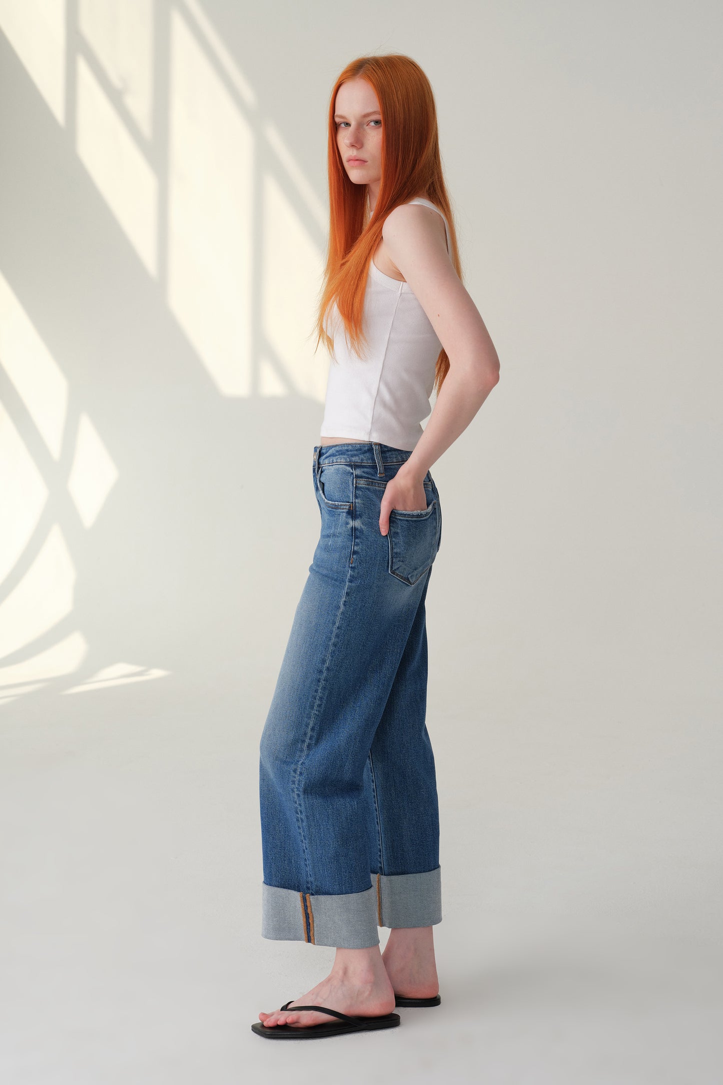 Mid High Rise Cuffed Wide Leg Cropped Jeans ESFW630820