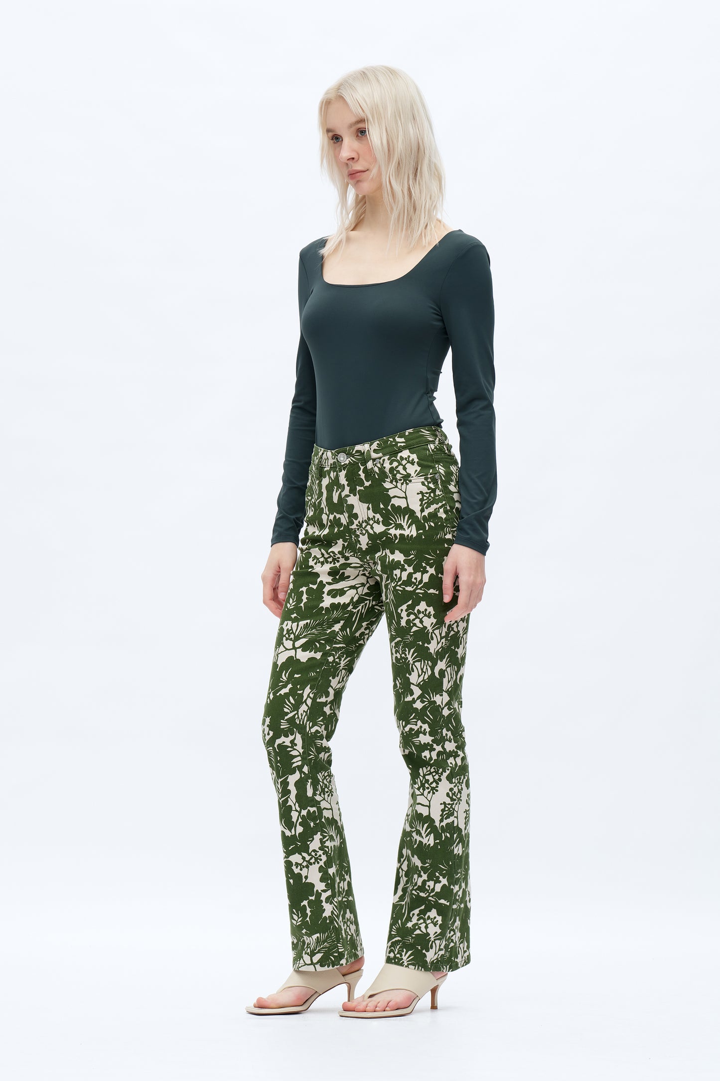 High-Waisted High Stretch Bootcut Floral Print Jeans OSF1136