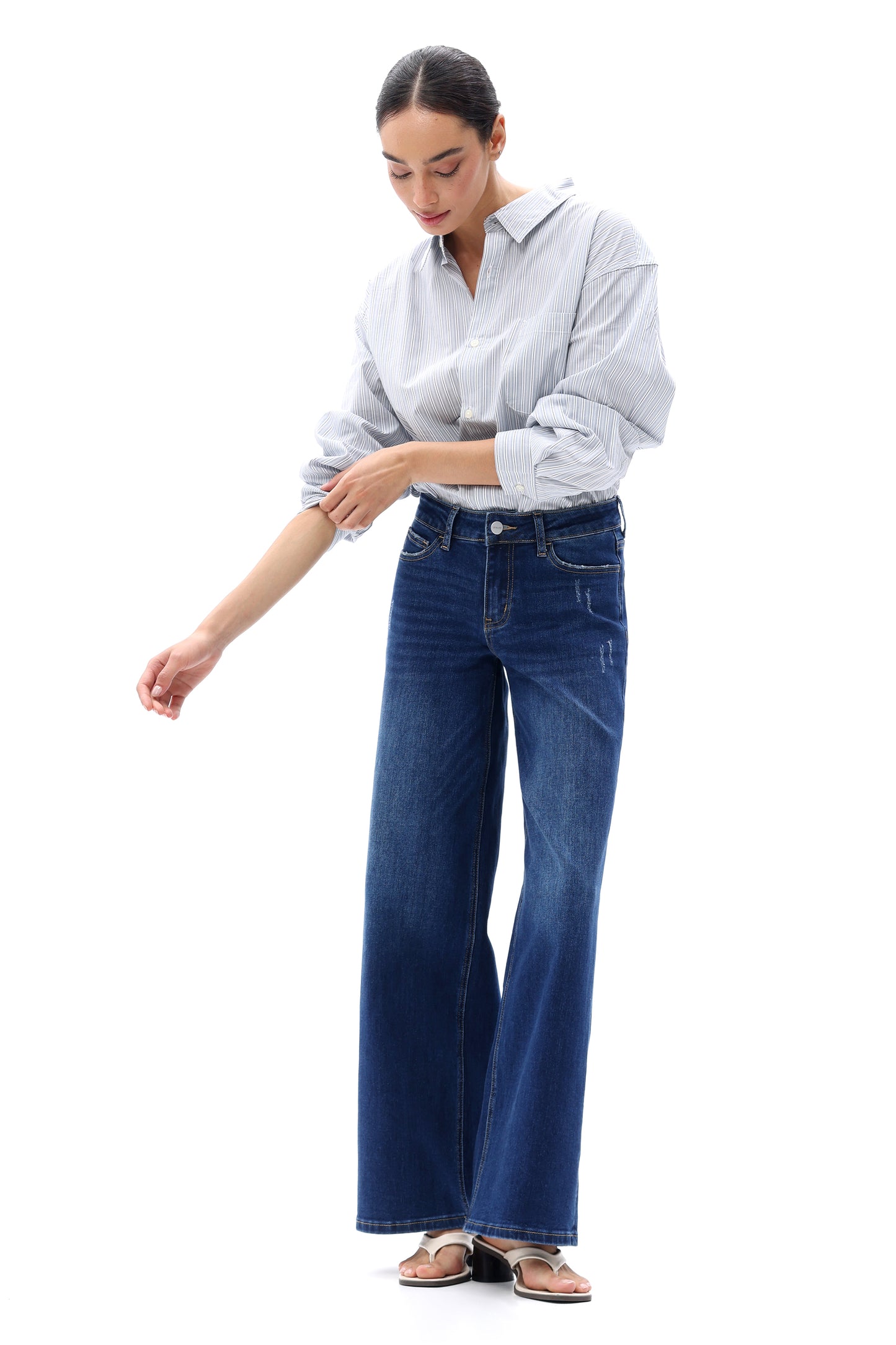 BBL Mid Rise Wide Leg Relaxed Jeans BG8001