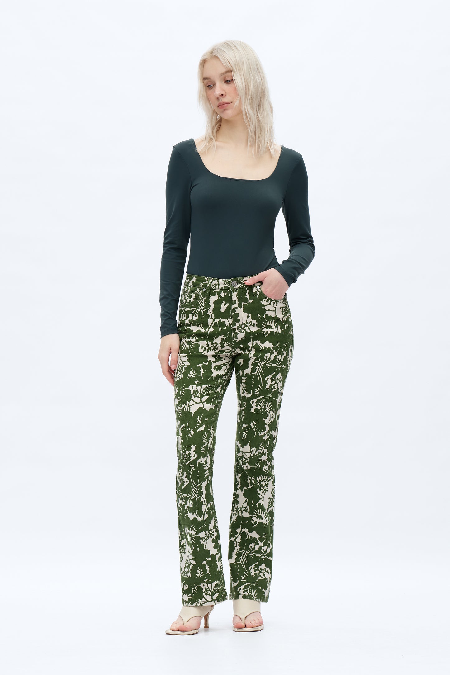 High-Waisted High Stretch Bootcut Floral Print Jeans OSF1136