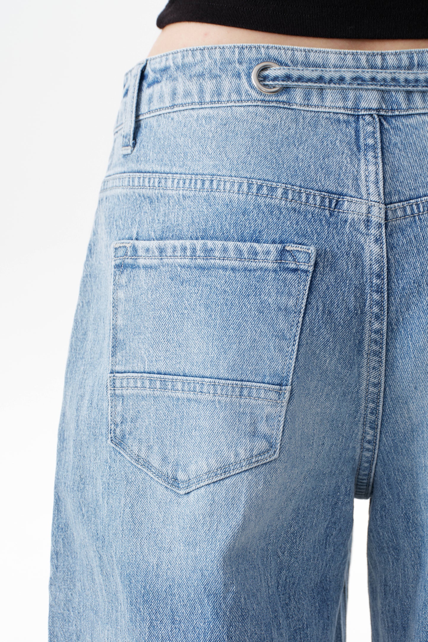 Mid Rise Relaxed Barrel Denim Jeans OSOX0001