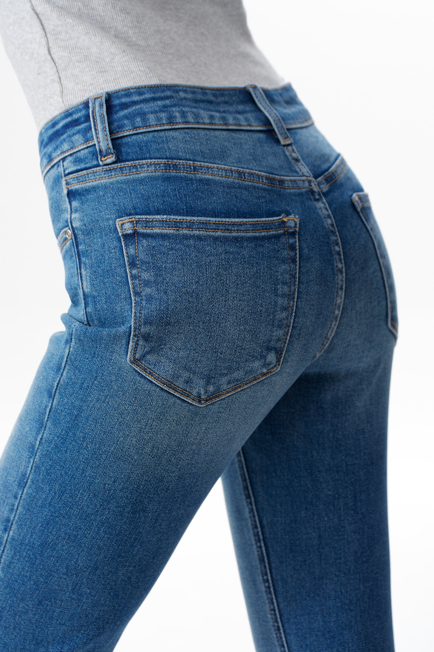 The Eloise Mid Rise Cuffed Straight Ankle Jeans ESFT620503
