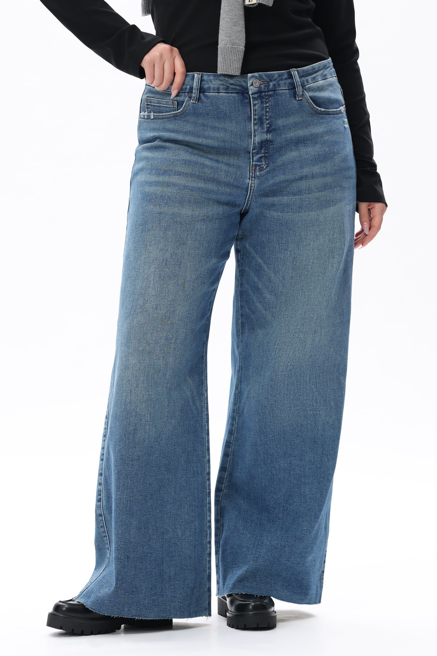MID RISE WIDE LEG JEANS RAW HEM VINTAGE DENIM OSW8019-P