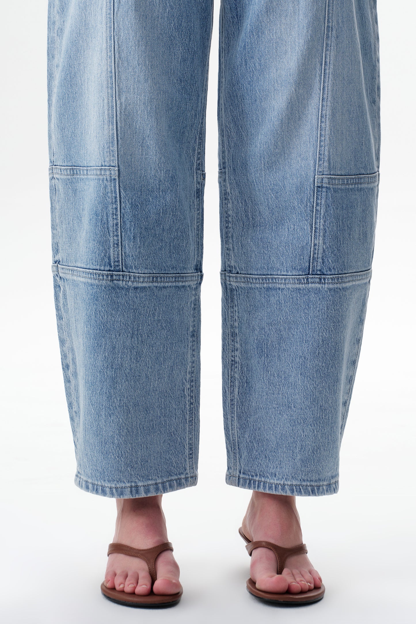 Mid Rise Relaxed Barrel Denim Jeans OSOX0001
