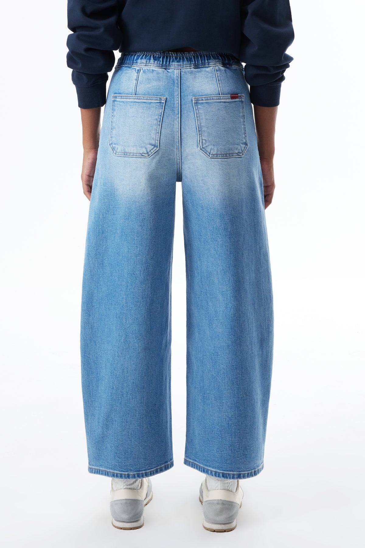 Super High Rise Elastic Waistband Barrel Cropped Jeans ESFO630X04