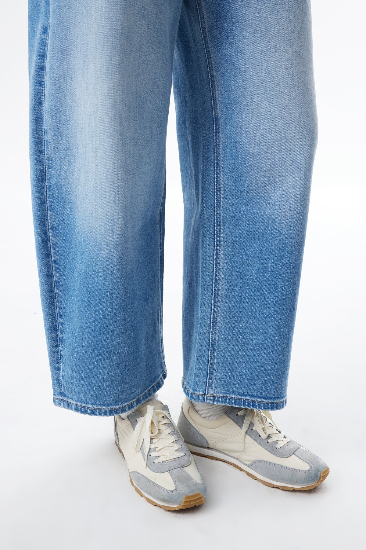 Super High Rise Elastic Waistband Barrel Cropped Jeans ESFO630X04