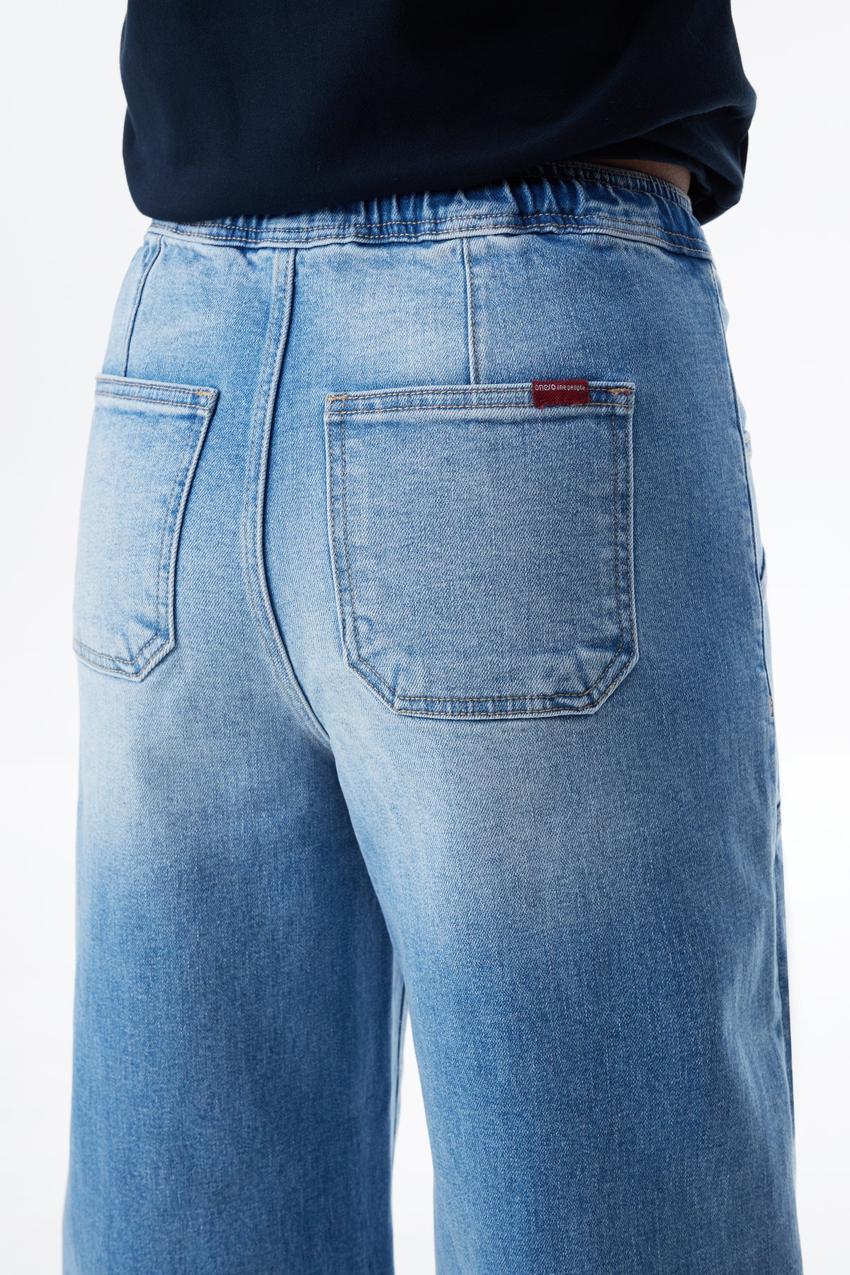 Super High Rise Elastic Waistband Barrel Cropped Jeans ESFO630X04