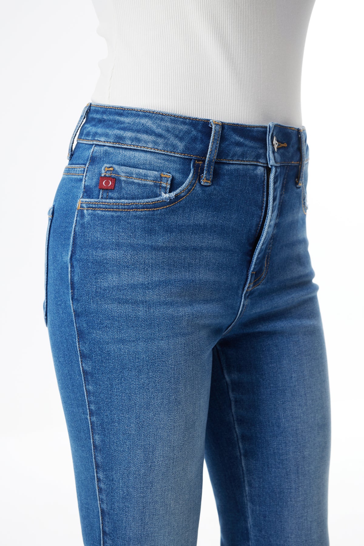 HIGH RISE STRAIGHT CROPPED JEANS ESFT630508