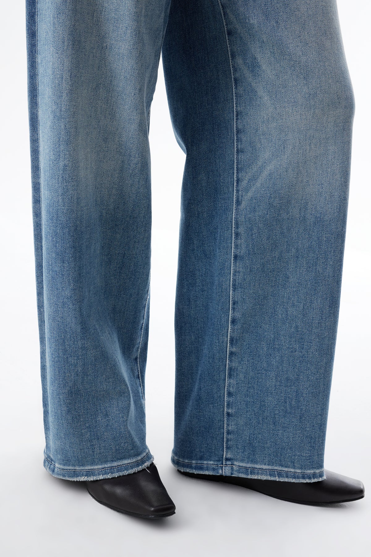 High Rise Relaxed Straight Denim Jeans OST5024