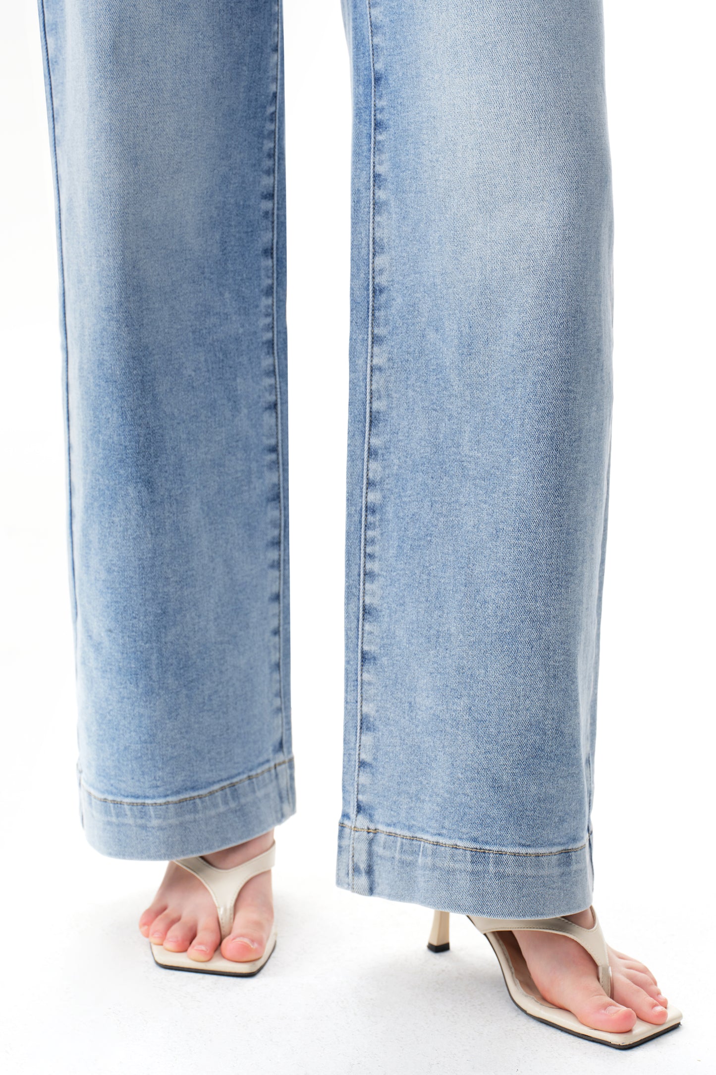 Modern Silhouette Super High Rise Wide Leg Jeans OSW8146
